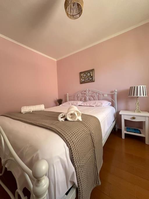 Lemon & Lavender Apartment